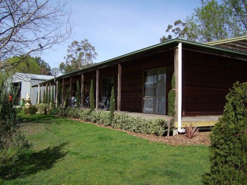 BUXTON VIC 3711, Buxton - Thumbnail 2