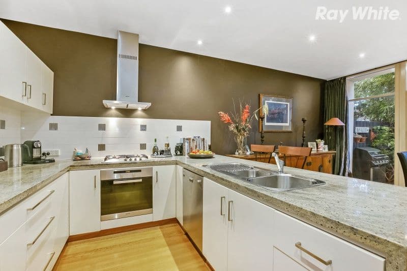 131 Charman Road, Beaumaris VIC 3193, Beaumaris - Thumbnail 4