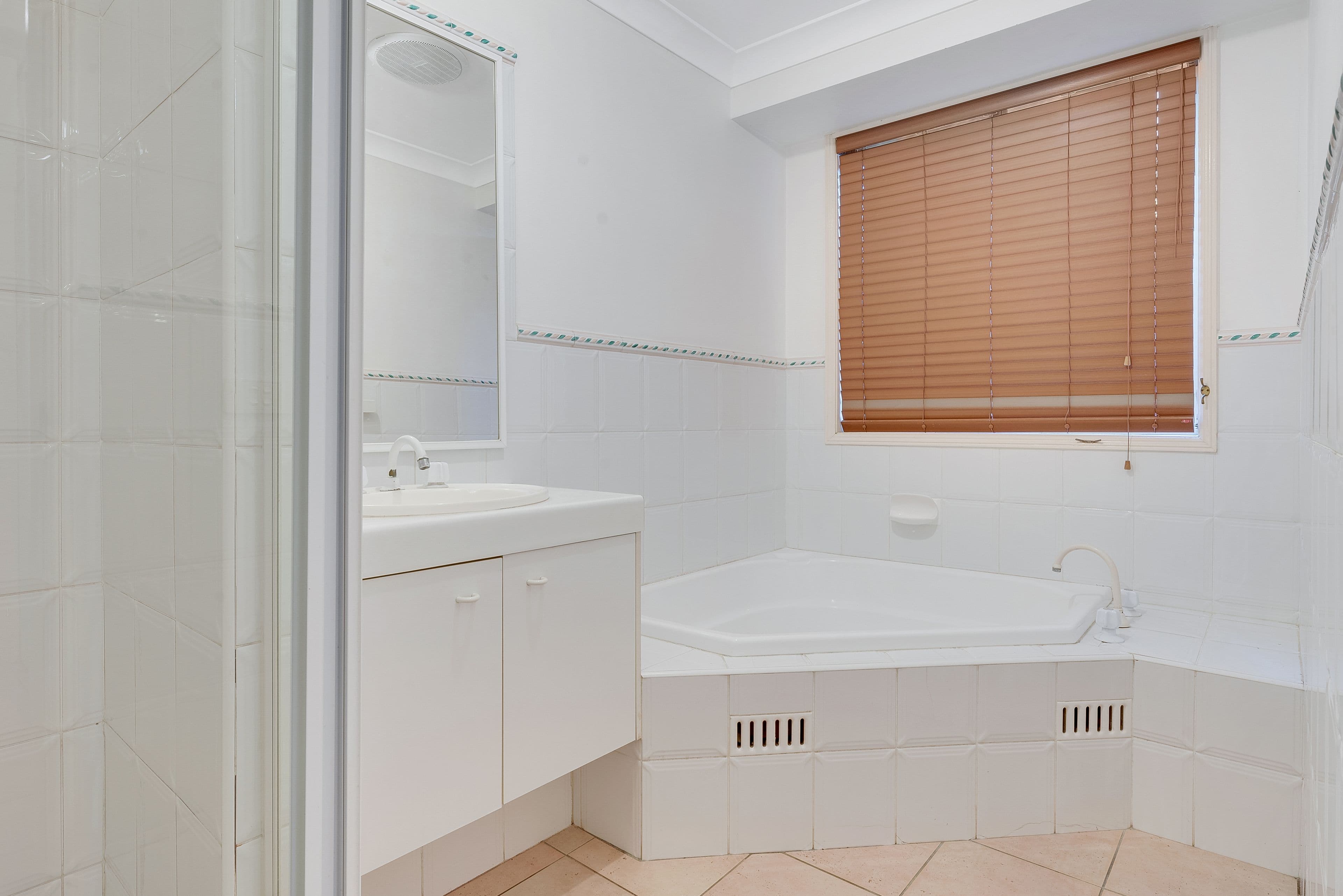 5 Iris Court, Glenmore Park - Thumbnail 7