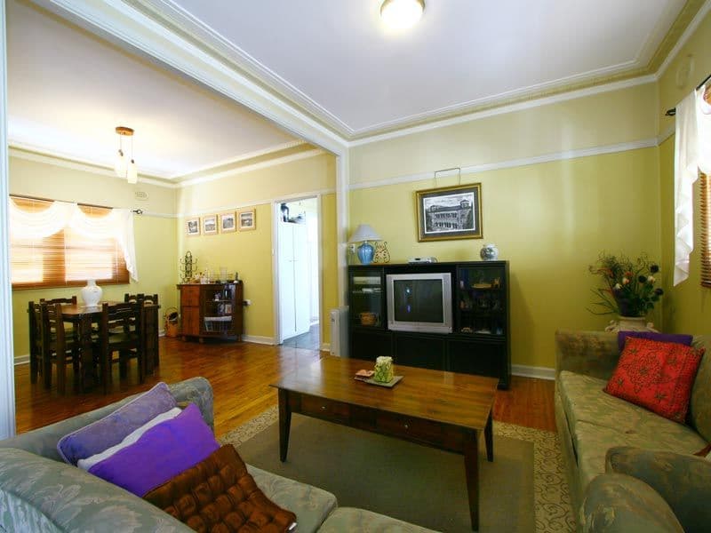 238  Gladstone Avenue, MOUNT SAINT THOMAS NSW 2500, Mount Saint Thomas - Thumbnail 4