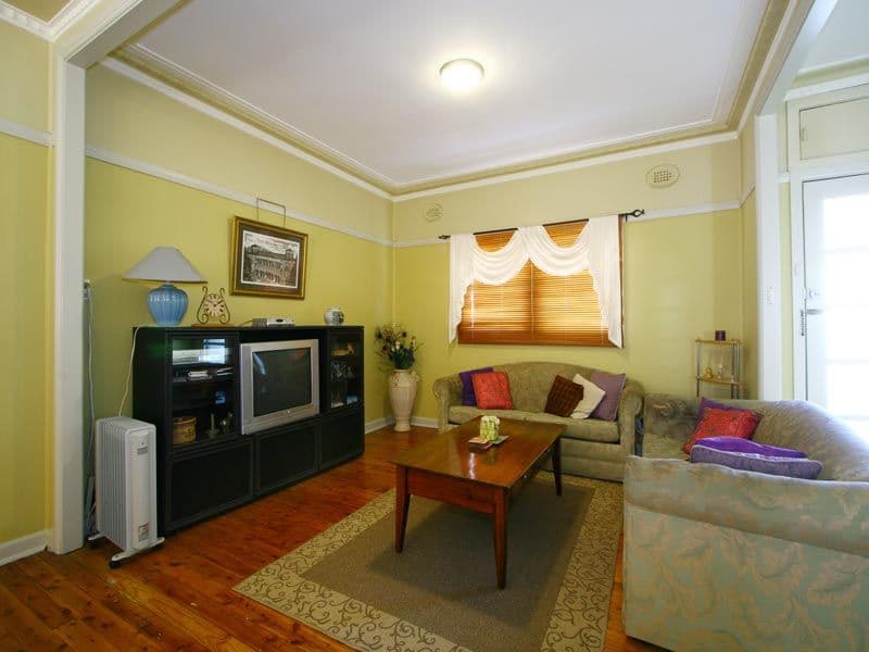 238  Gladstone Avenue, MOUNT SAINT THOMAS NSW 2500, Mount Saint Thomas - Thumbnail 6
