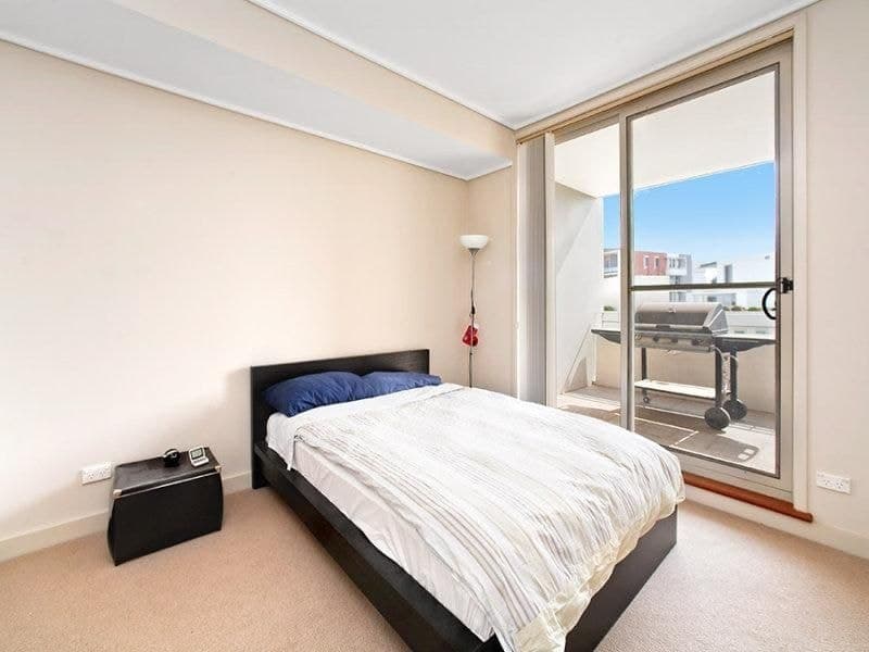 406/2 The Piazza, Bennelong Road, Wentworth Point - Thumbnail 4