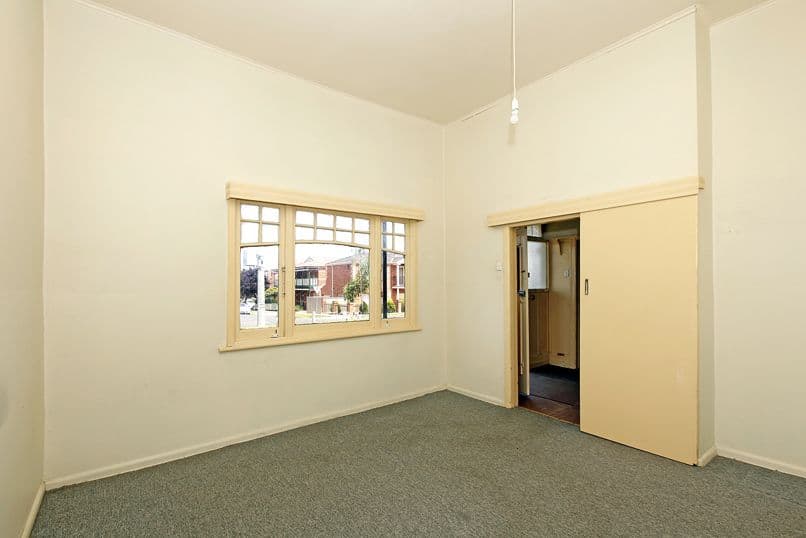 64 Queen Street, RESERVOIR VIC 3073, Reservoir - Thumbnail 2