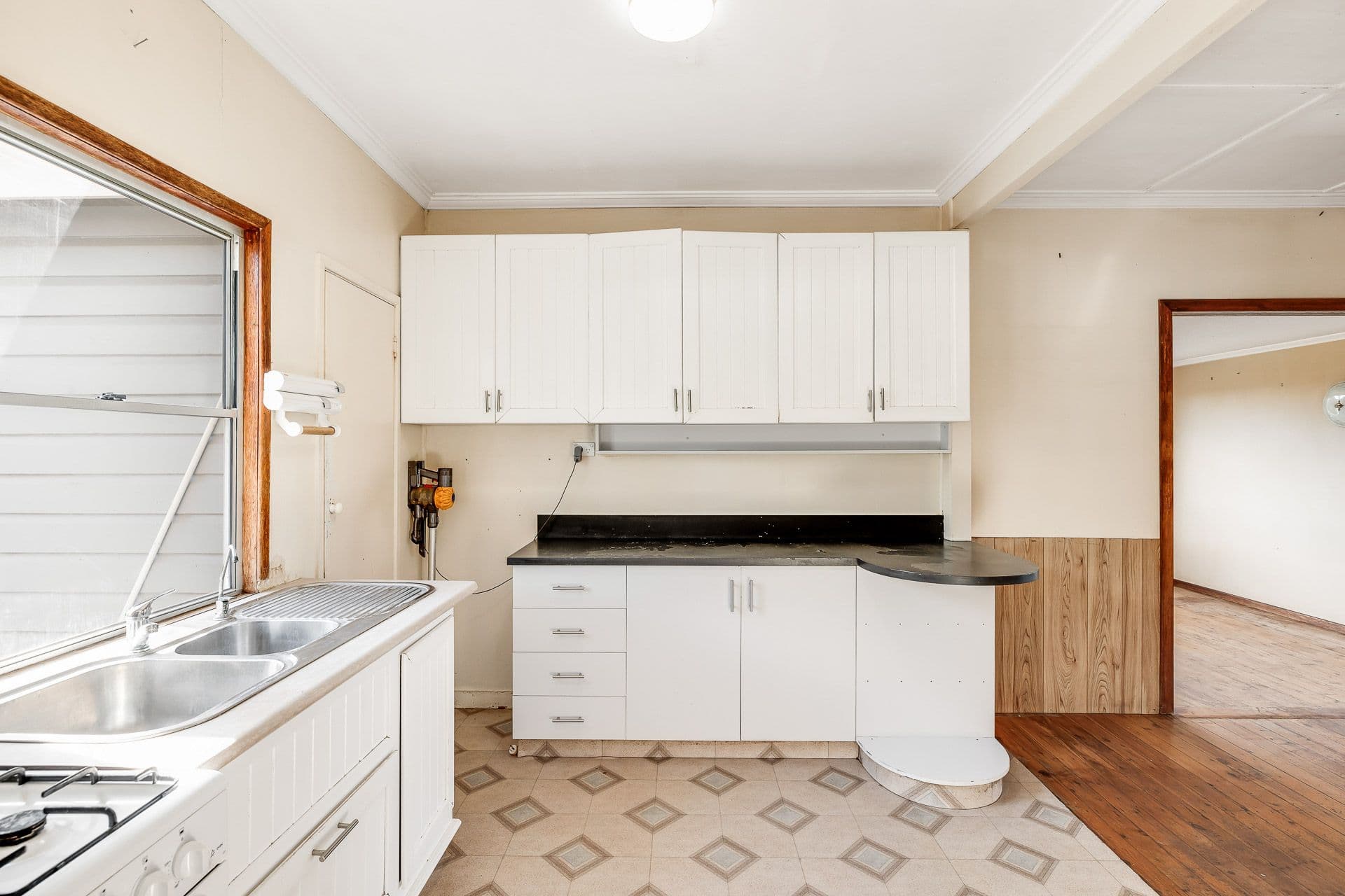 13 Dunkley Street, South Toowoomba QLD 4350, South Toowoomba - Thumbnail 7