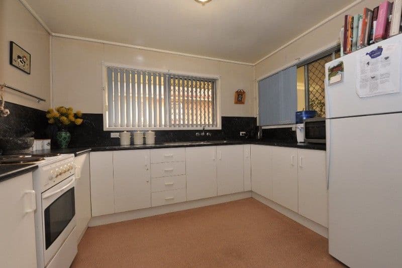 11 Mooney Street, HARLAXTON QLD 4350, Harlaxton - Thumbnail 2