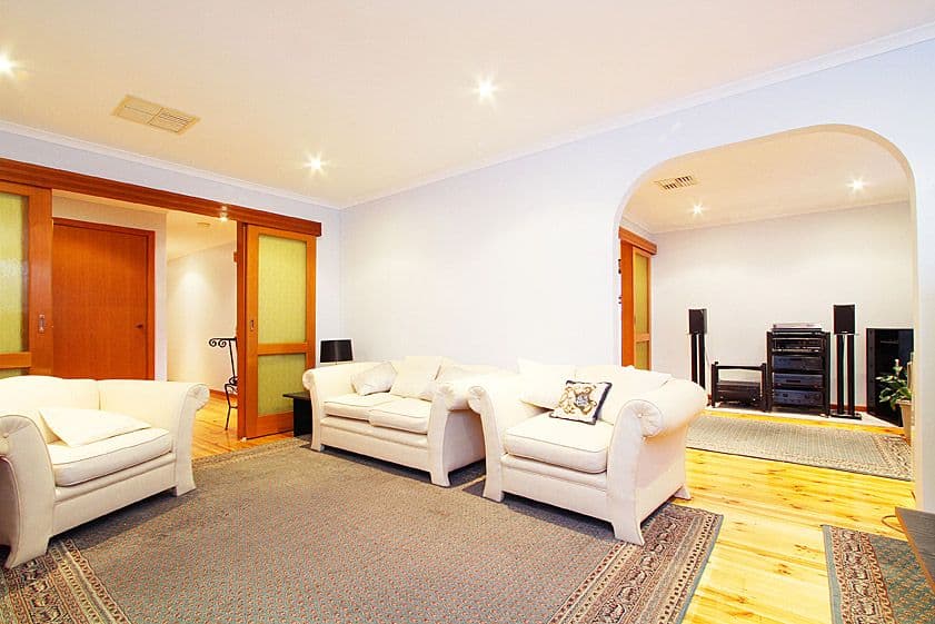 121 Centenary Drive, MILL PARK VIC 3082, Mill Park - Thumbnail 4