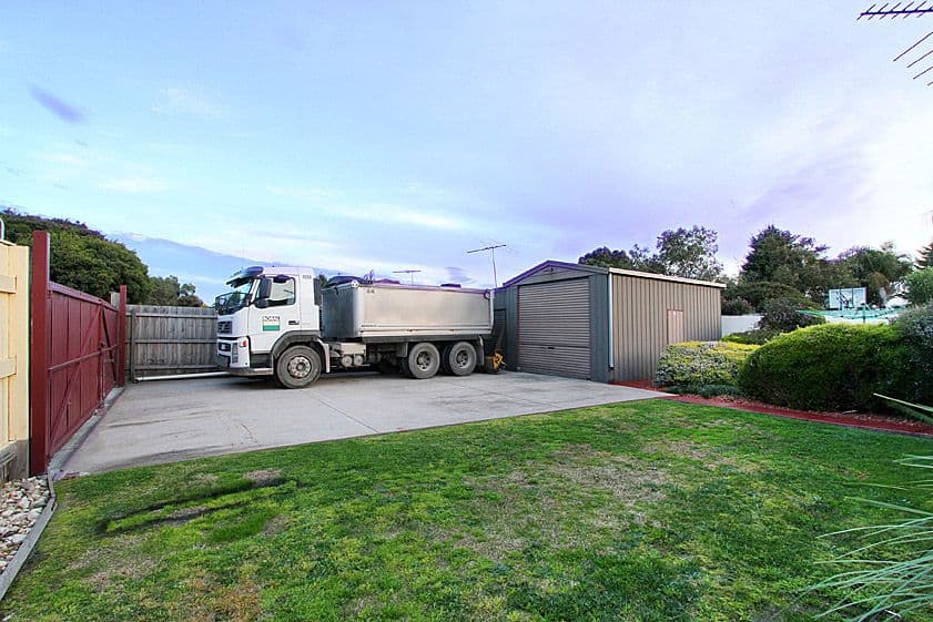 121 Centenary Drive, MILL PARK VIC 3082, Mill Park - Thumbnail 8
