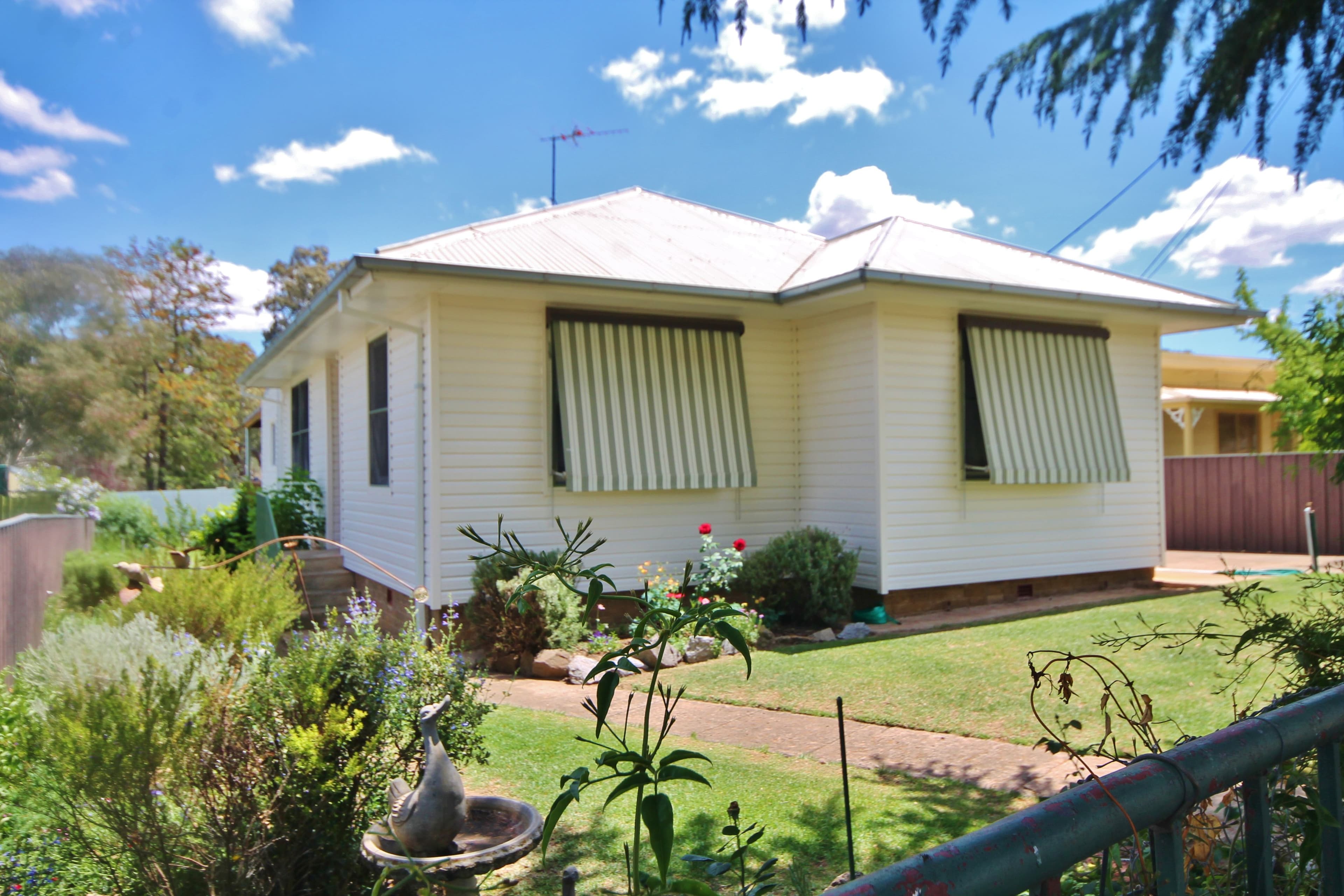 44 Blackett Avenue, Young - Thumbnail 2