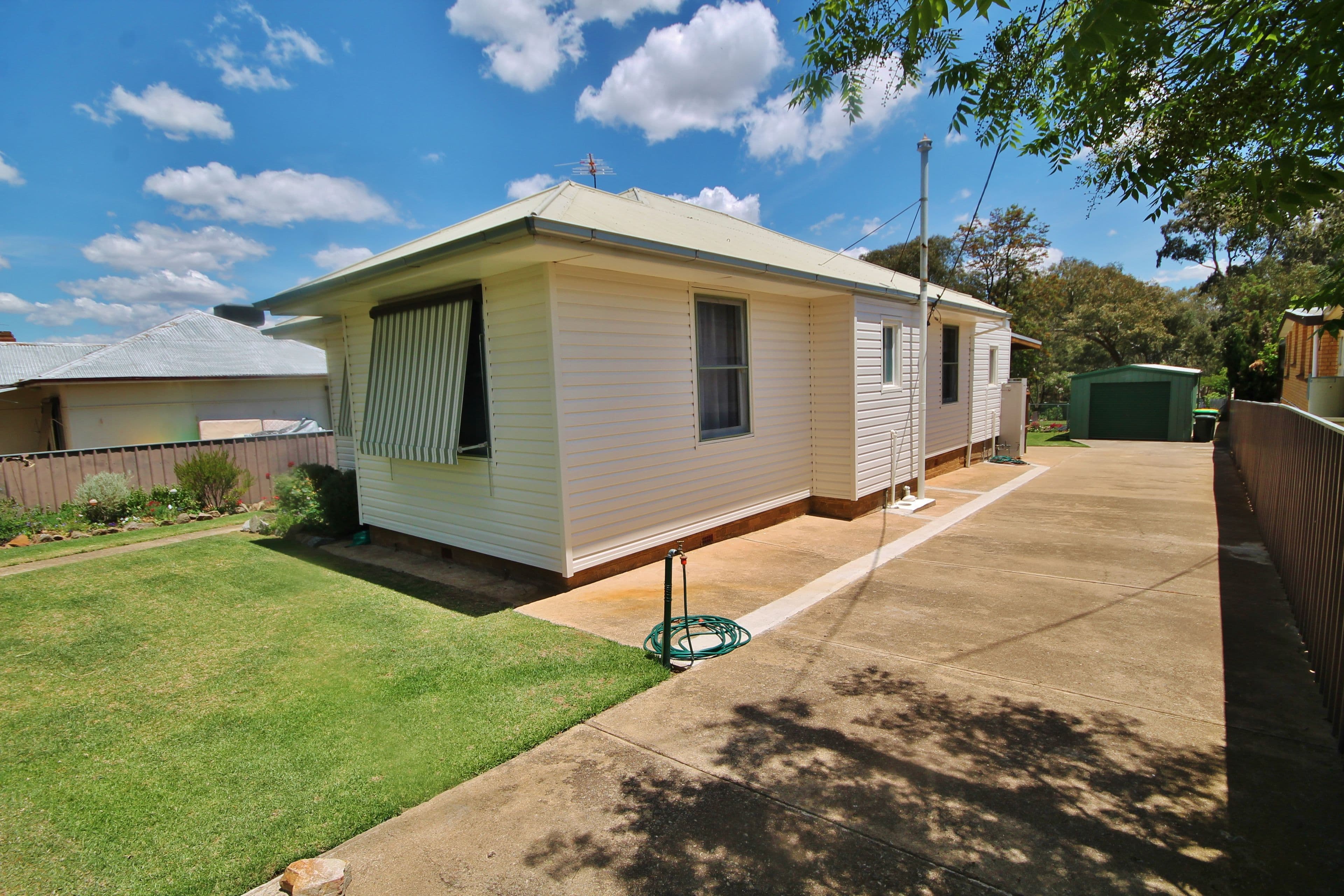 44 Blackett Avenue, Young - Thumbnail 3
