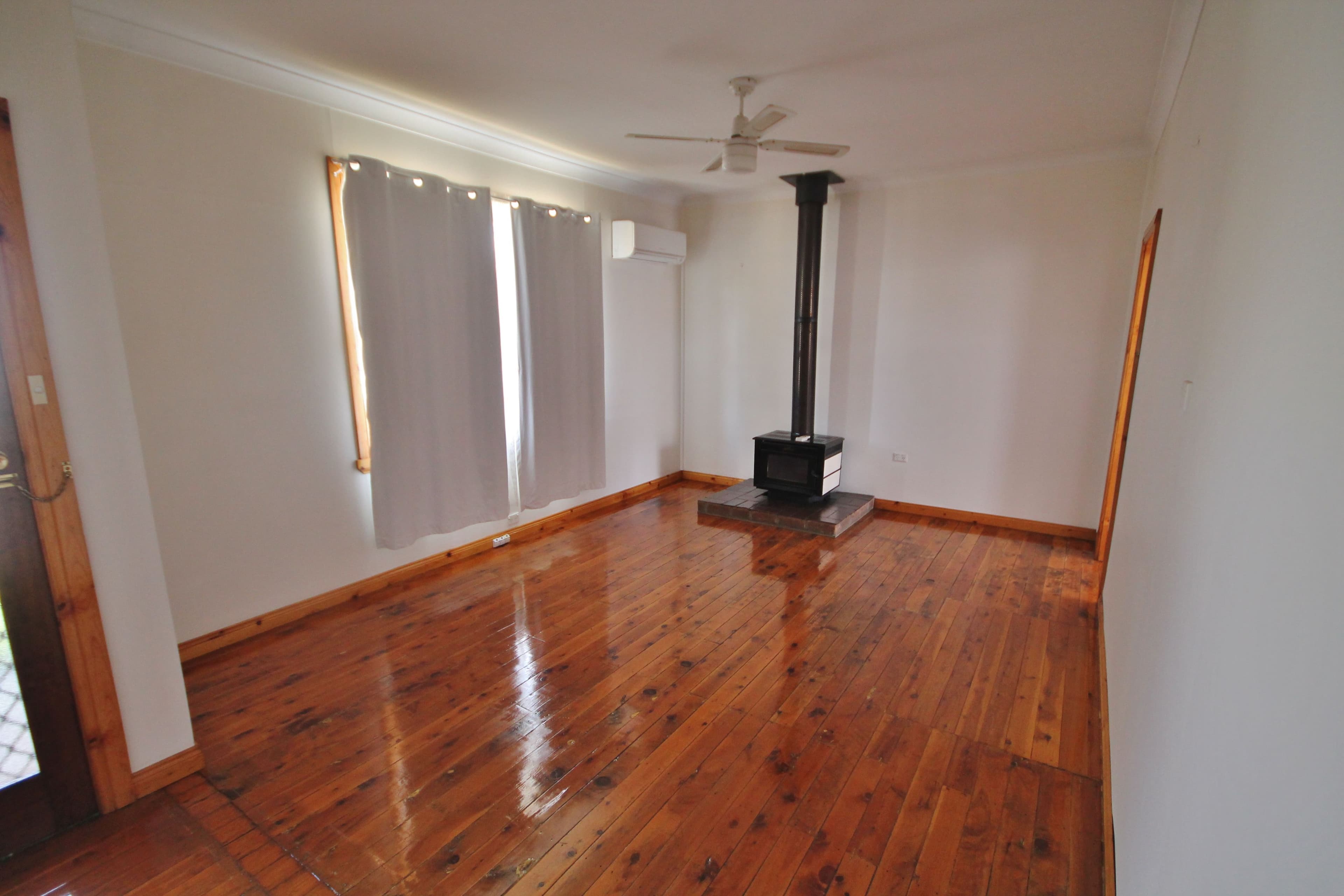 44 Blackett Avenue, Young - Thumbnail 8