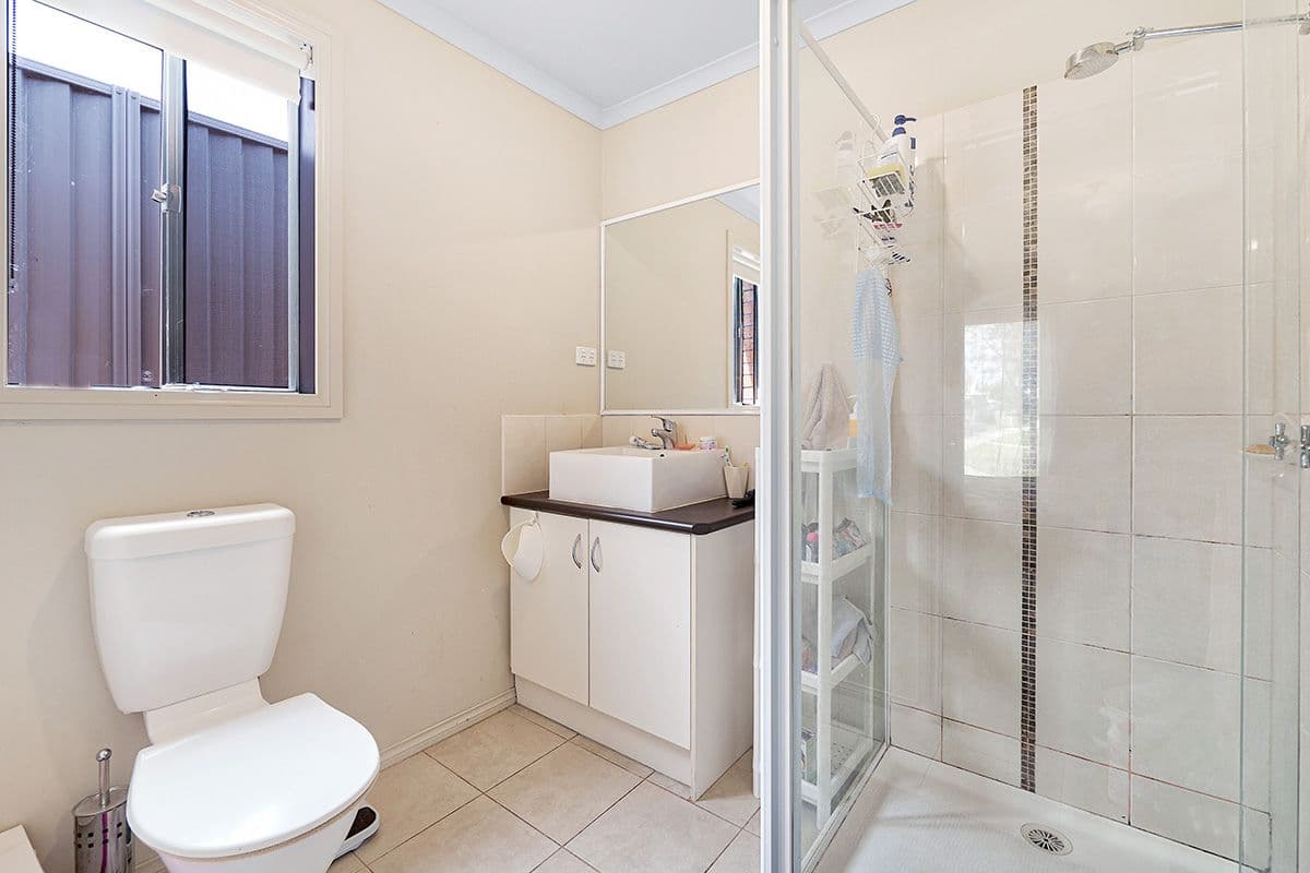 8 Avalon Crescent, Cranbourne East VIC 3977, Cranbourne East - Thumbnail 8