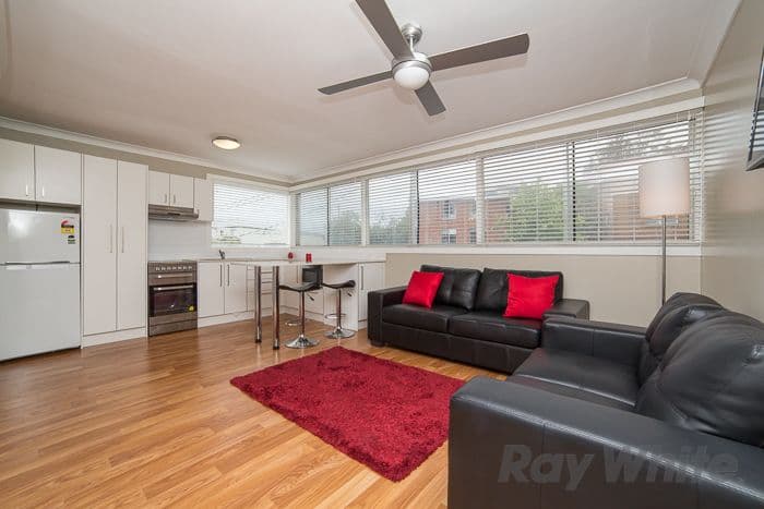 4 Mosbri Crescent, THE HILL NSW 2300, The Hill - Thumbnail 2