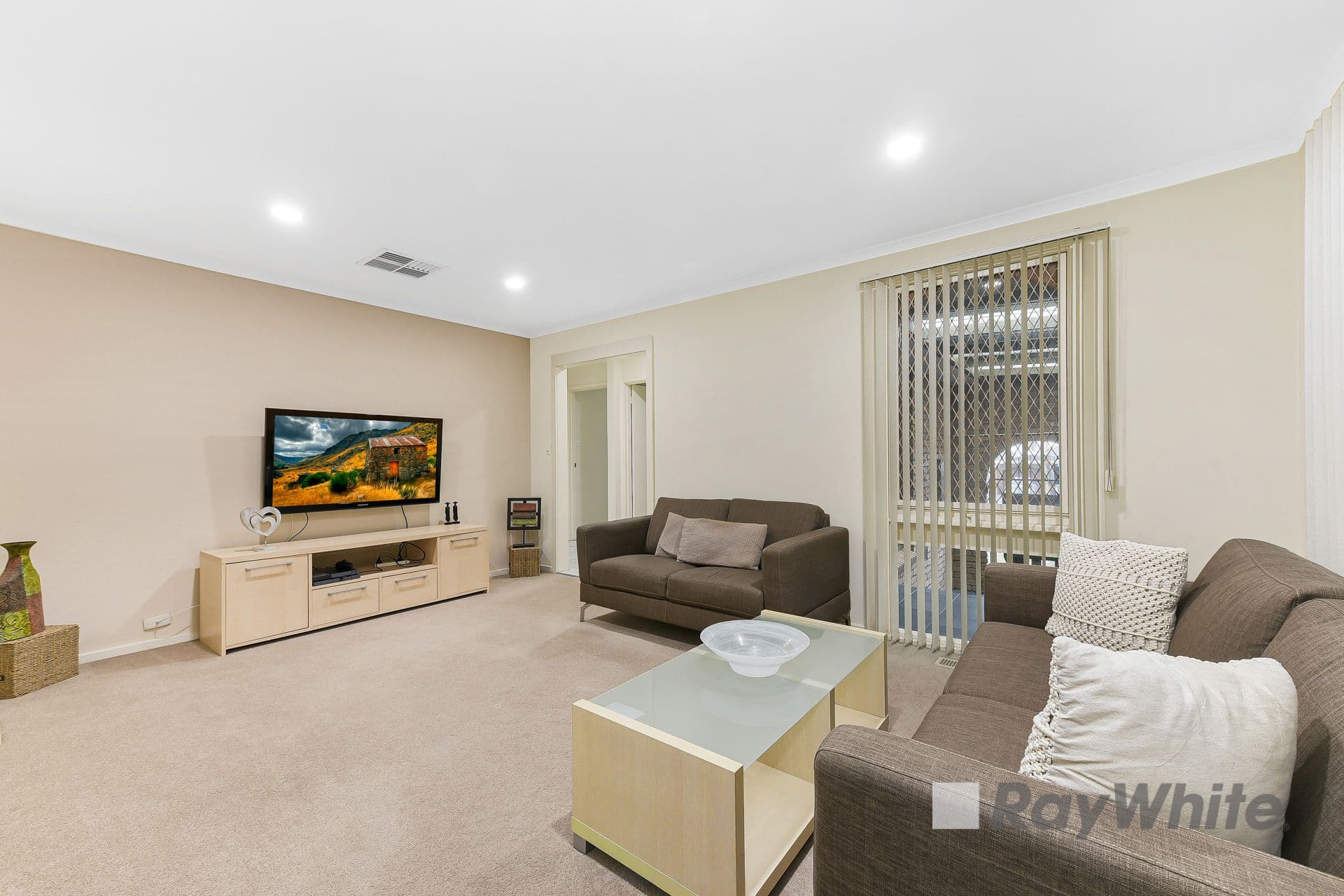 159 James Cook Drive, Endeavour Hills VIC 3802, Endeavour Hills - Thumbnail 2
