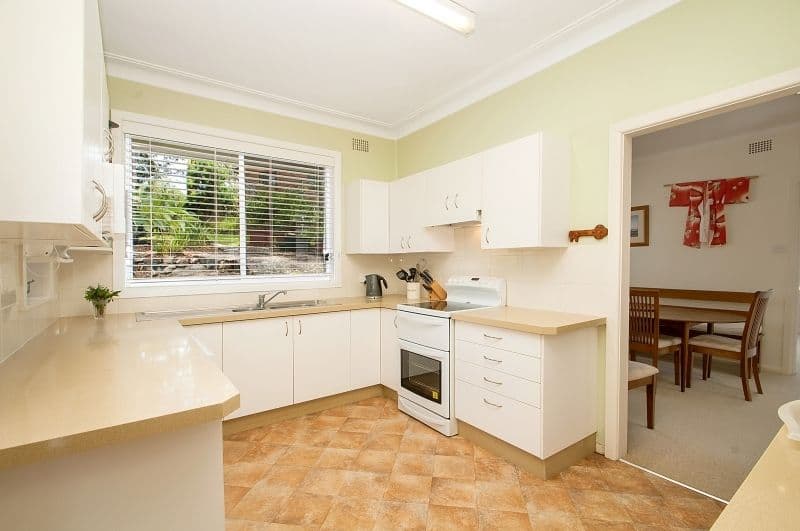 33 Cobran Road, Cheltenham - Thumbnail 2