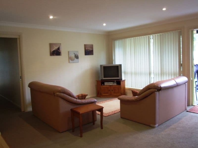 19 Augusta Place, MOLLYMOOK NSW 2539, Mollymook Beach - Thumbnail 3