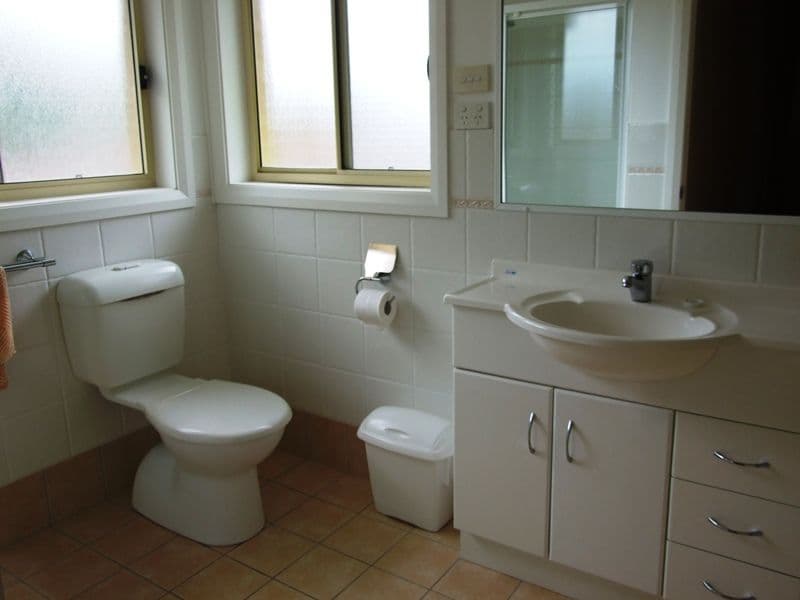 19 Augusta Place, MOLLYMOOK NSW 2539, Mollymook Beach - Thumbnail 4
