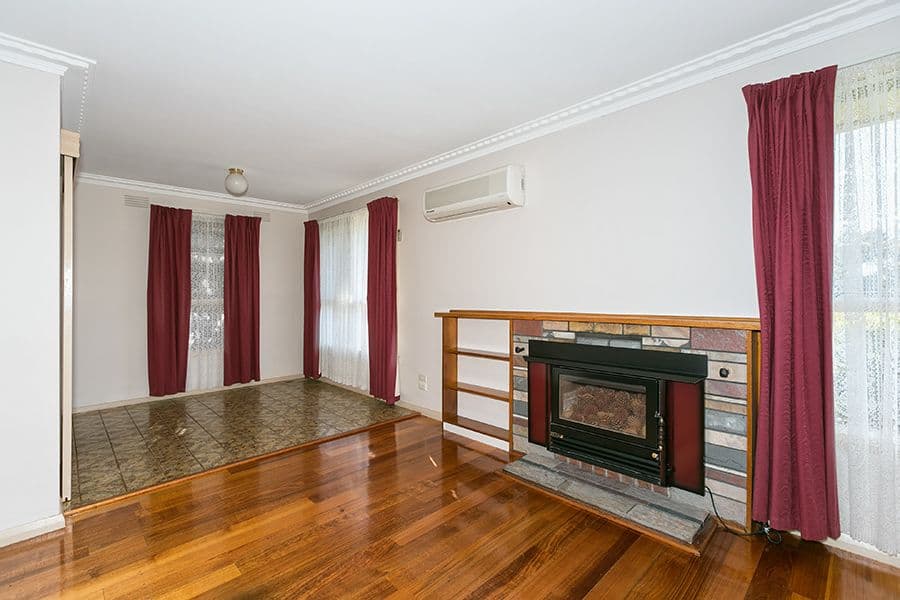 13 Joan Street, MELTON VIC 3337, Melton - Thumbnail 4