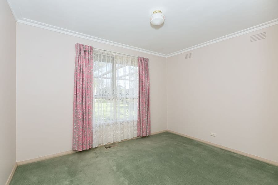 13 Joan Street, MELTON VIC 3337, Melton - Thumbnail 5