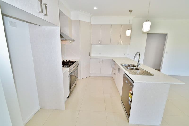 19 Pineview Drive, Beerwah QLD 4519, Beerwah - Thumbnail 4