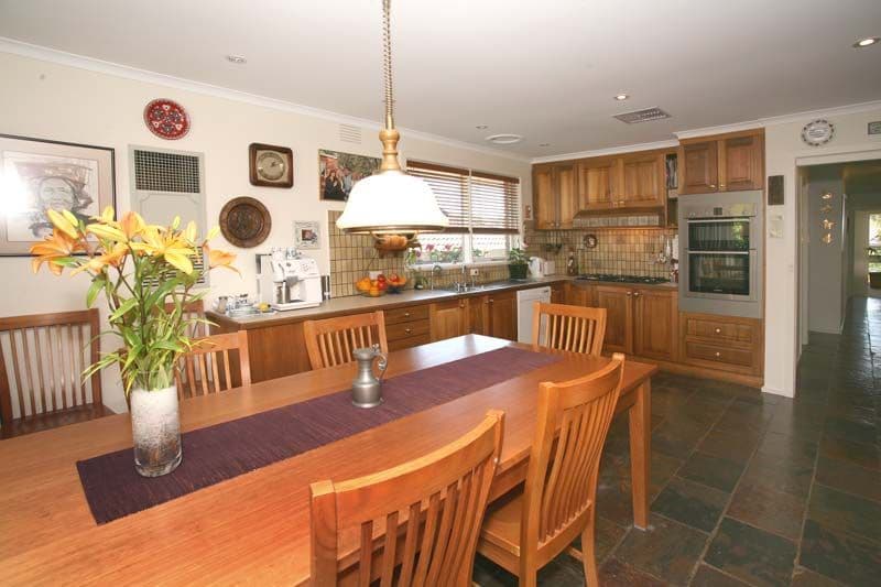 26 Radleigh Drive, WHEELERS HILL VIC 3150, Wheelers Hill - Thumbnail 3
