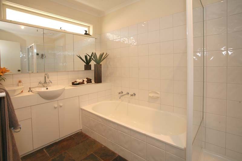 26 Radleigh Drive, WHEELERS HILL VIC 3150, Wheelers Hill - Thumbnail 4