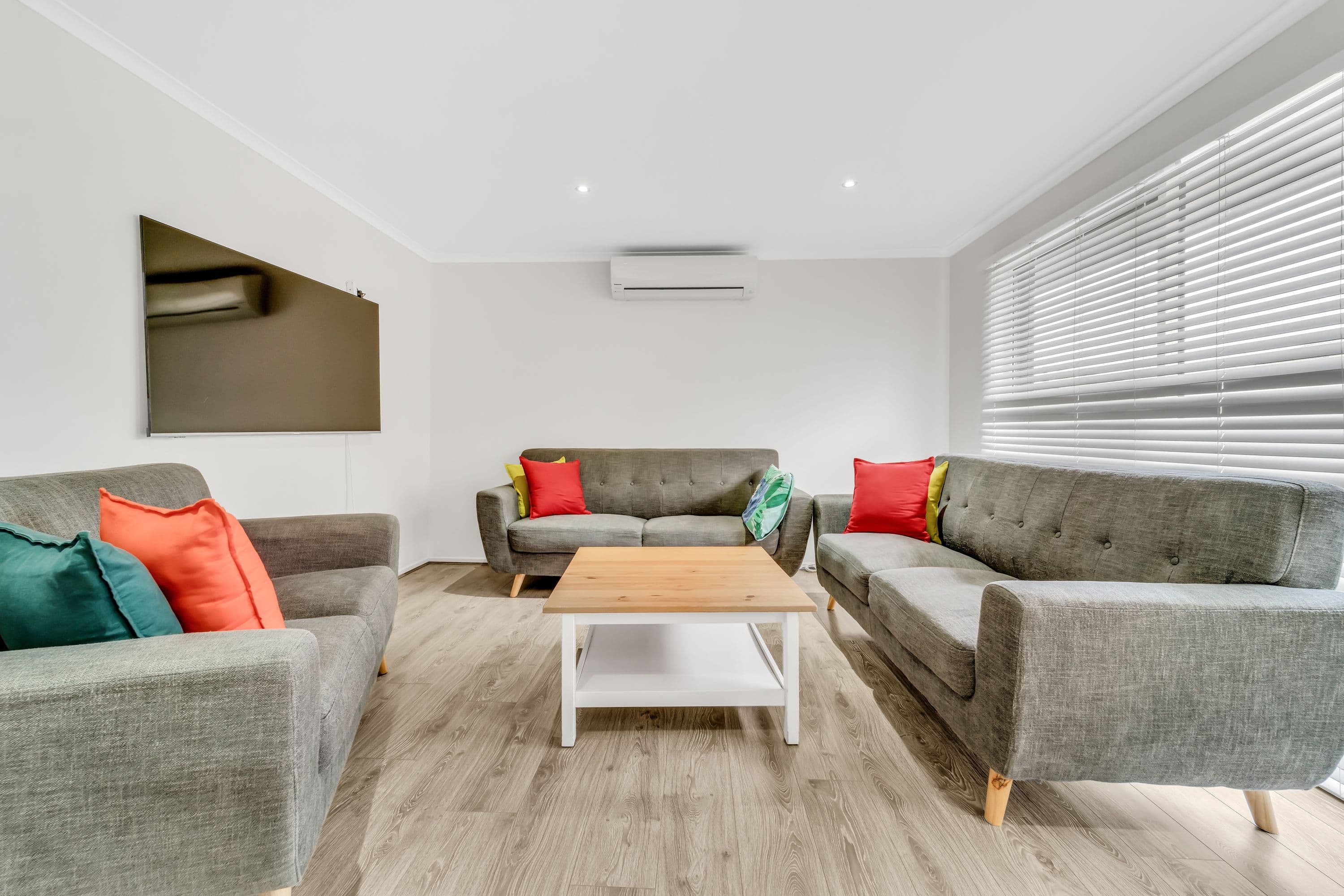 76 Cimberwood Drive, Craigieburn VIC 3064, Craigieburn - Thumbnail 3