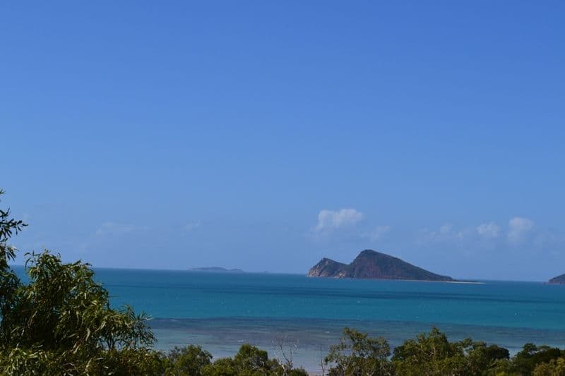 26 RATTRAY Avenue, HIDEAWAY BAY QLD 4800, Hideaway Bay - Thumbnail 2