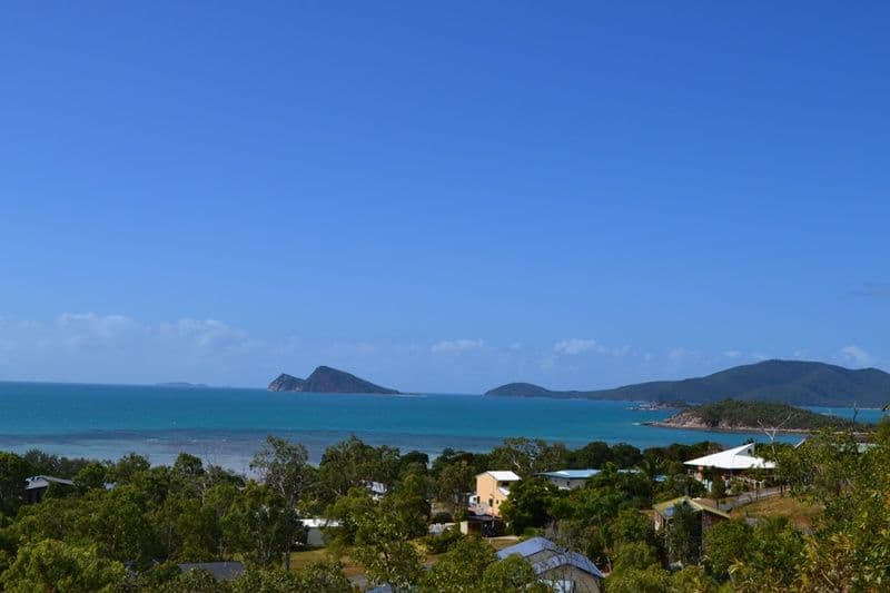 26 RATTRAY Avenue, HIDEAWAY BAY QLD 4800, Hideaway Bay - Thumbnail 4