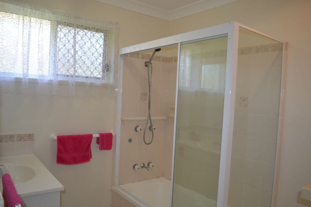 Unit 2, 37 Adelaide Park Road, YEPPOON QLD 4703, Yeppoon - Thumbnail 5