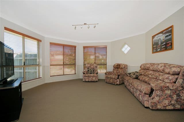 11 Campbell Drive, HIGHFIELDS QLD 4352, Highfields - Thumbnail 3