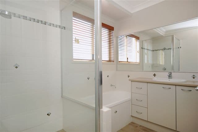 11 Campbell Drive, HIGHFIELDS QLD 4352, Highfields - Thumbnail 6