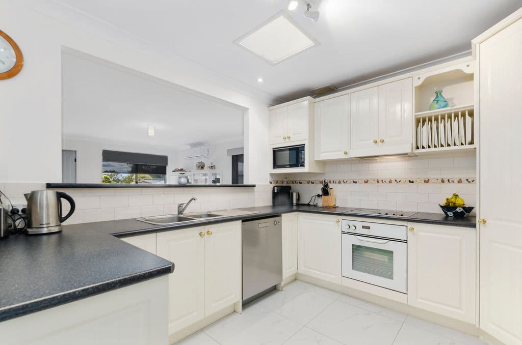 8 James Street, Hill Top - Thumbnail 3