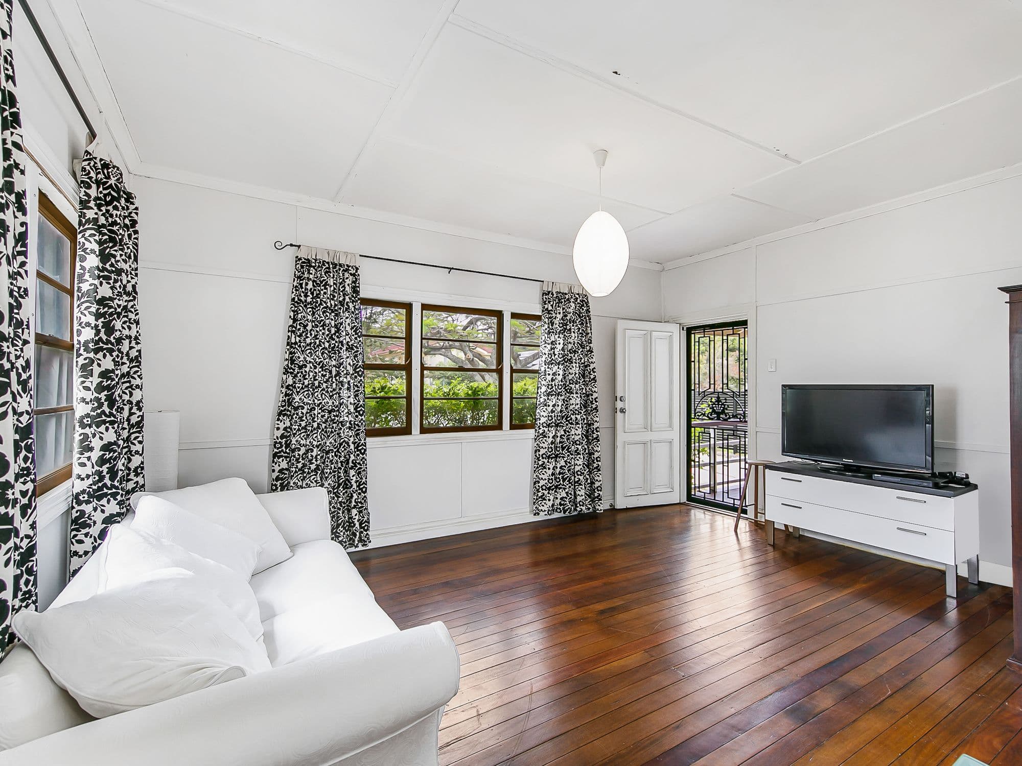 162 Beddoes Street, Holland Park QLD 4121, Holland Park - Thumbnail 3