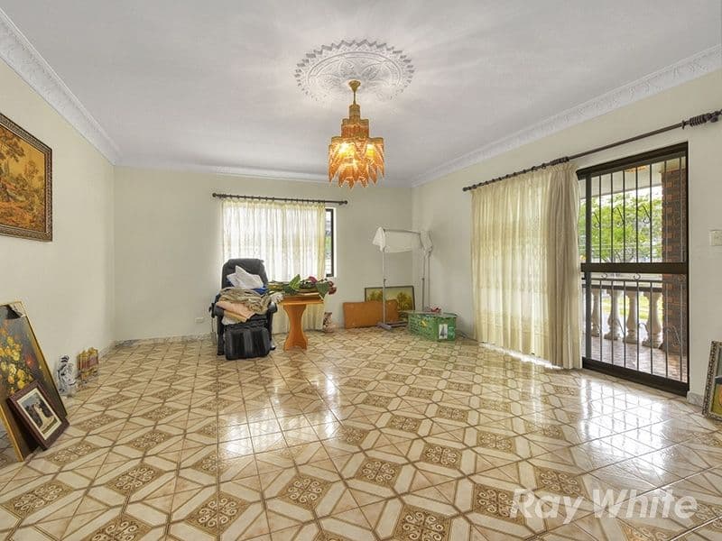 16 Inglis Street, Grange QLD 4051, Grange - Thumbnail 4