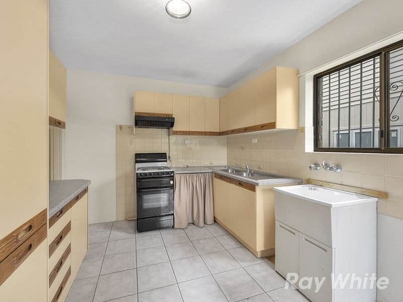 16 Inglis Street, Grange QLD 4051, Grange - Thumbnail 7
