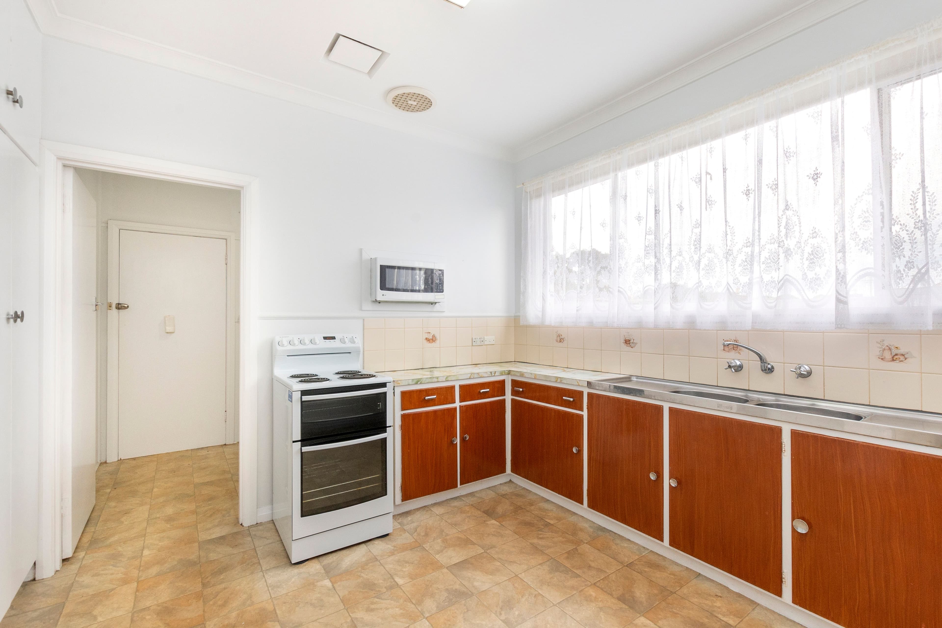 15 Clyde Crescent, Warrnambool VIC 3280, Warrnambool - Thumbnail 3