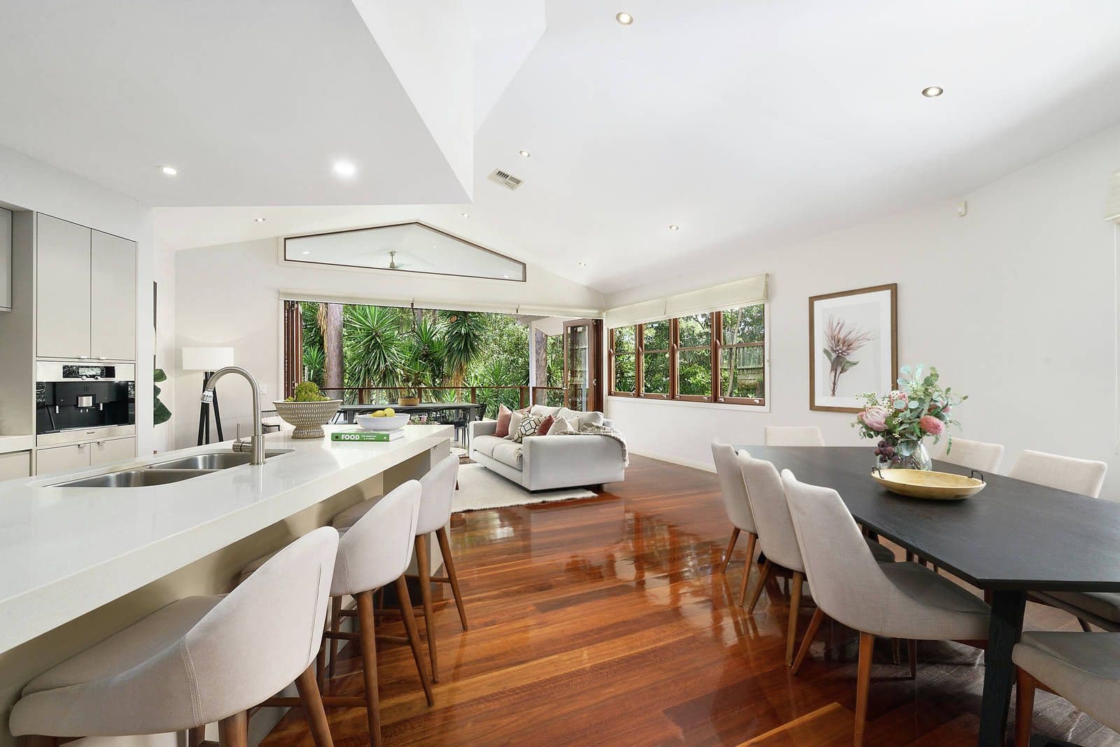 154 Chapel Hill Road, Chapel Hill QLD 4069, Chapel Hill - Thumbnail 2