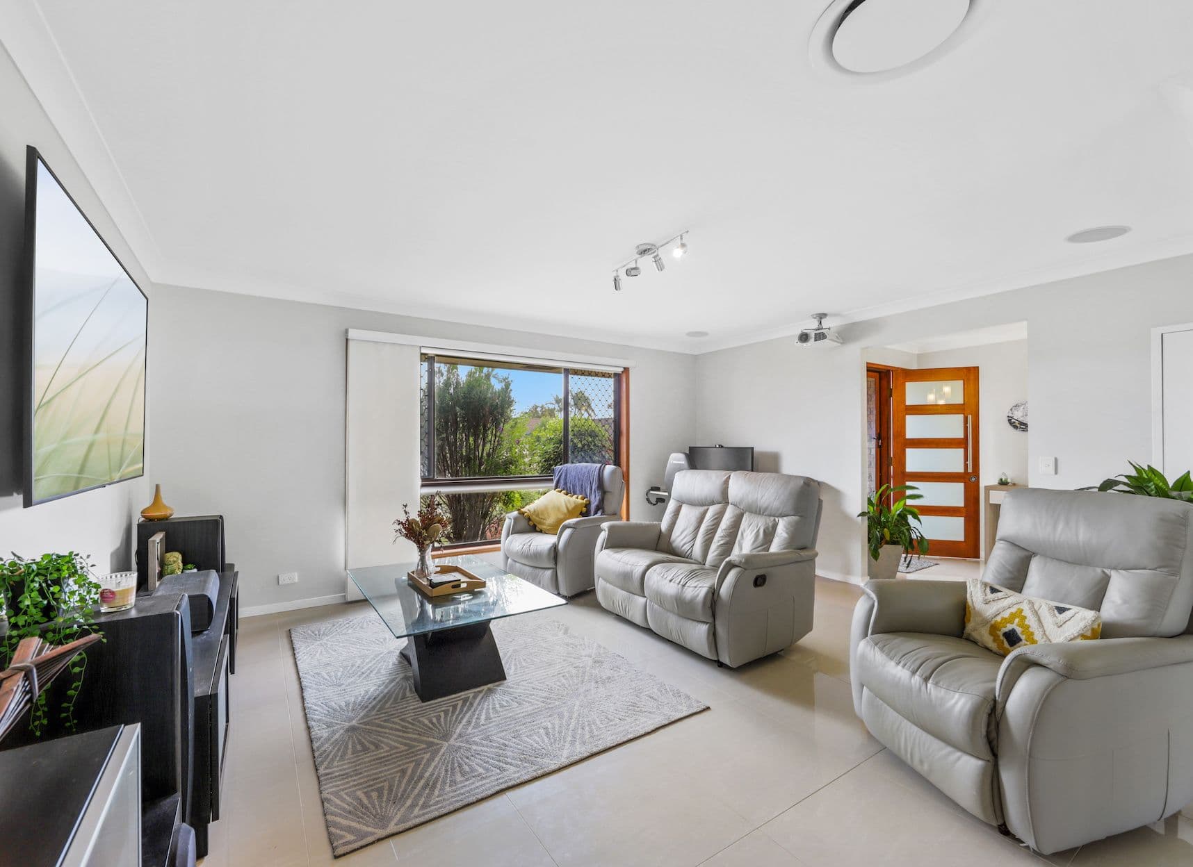 13 Silkyoak Court, Burleigh Waters QLD 4220, Burleigh Waters - Thumbnail 6