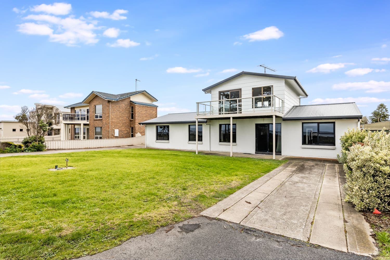 19 Sea Parade, Port Macdonnell SA 5291, Port Macdonnell - Thumbnail 2