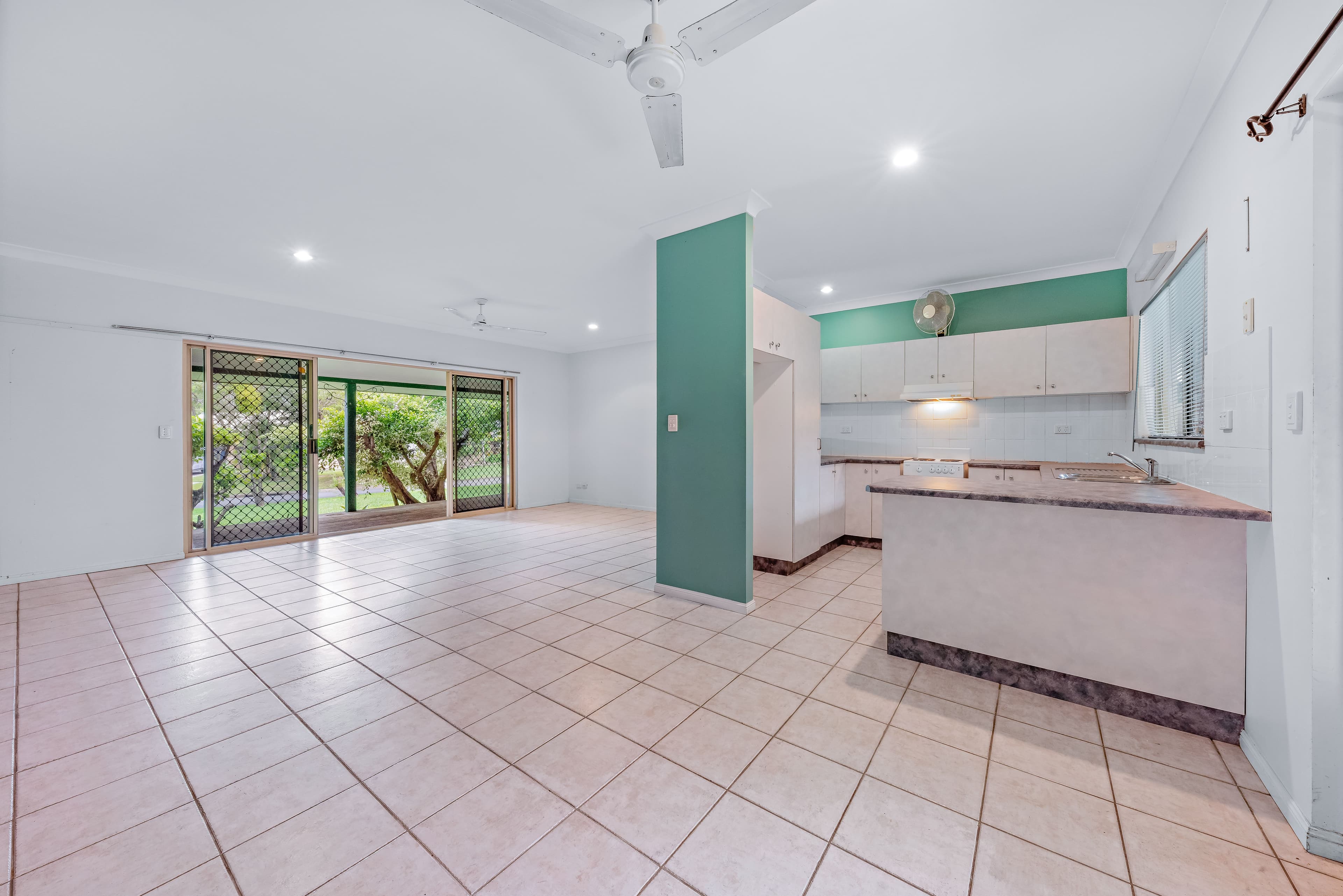 3 Lupton Place, Cannonvale QLD 4802, Cannonvale - Thumbnail 5