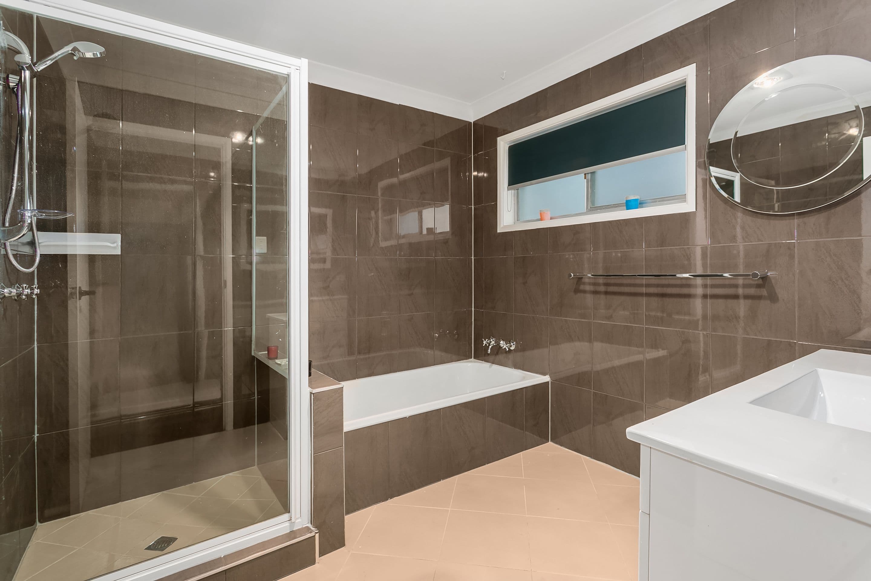 2 Barnes Court, Silkstone QLD 4304, Silkstone - Thumbnail 7