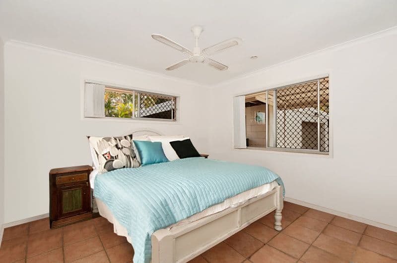 27 Savoy Drive, BROADBEACH WATERS QLD 4218, Broadbeach Waters - Thumbnail 5