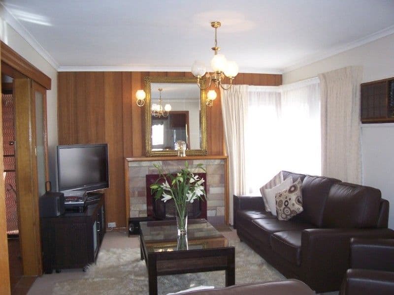 42 Ladd Street, WATSONIA VIC 3087, Watsonia - Thumbnail 3