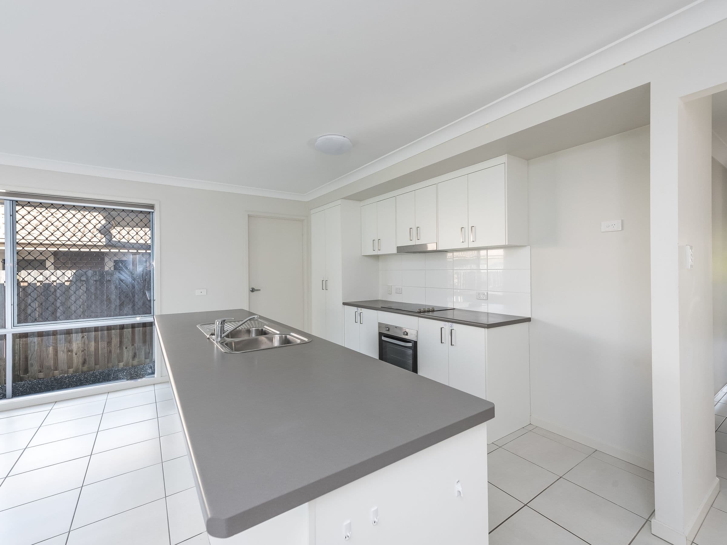 3 Skyline Crescent, Bahrs Scrub QLD 4207, Bahrs Scrub - Thumbnail 2