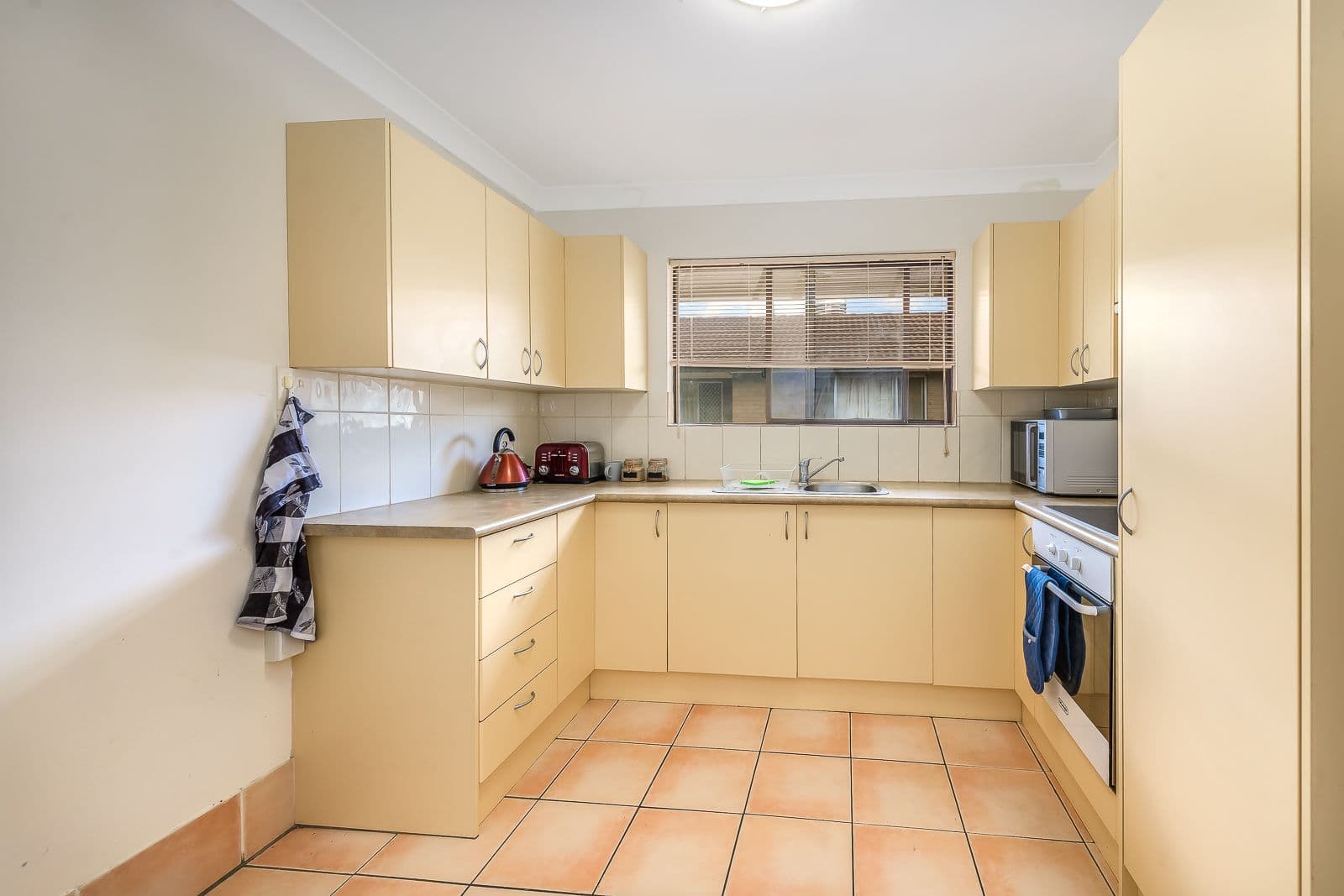 61 Bayview Street, Runaway Bay QLD 4216, Runaway Bay - Thumbnail 7
