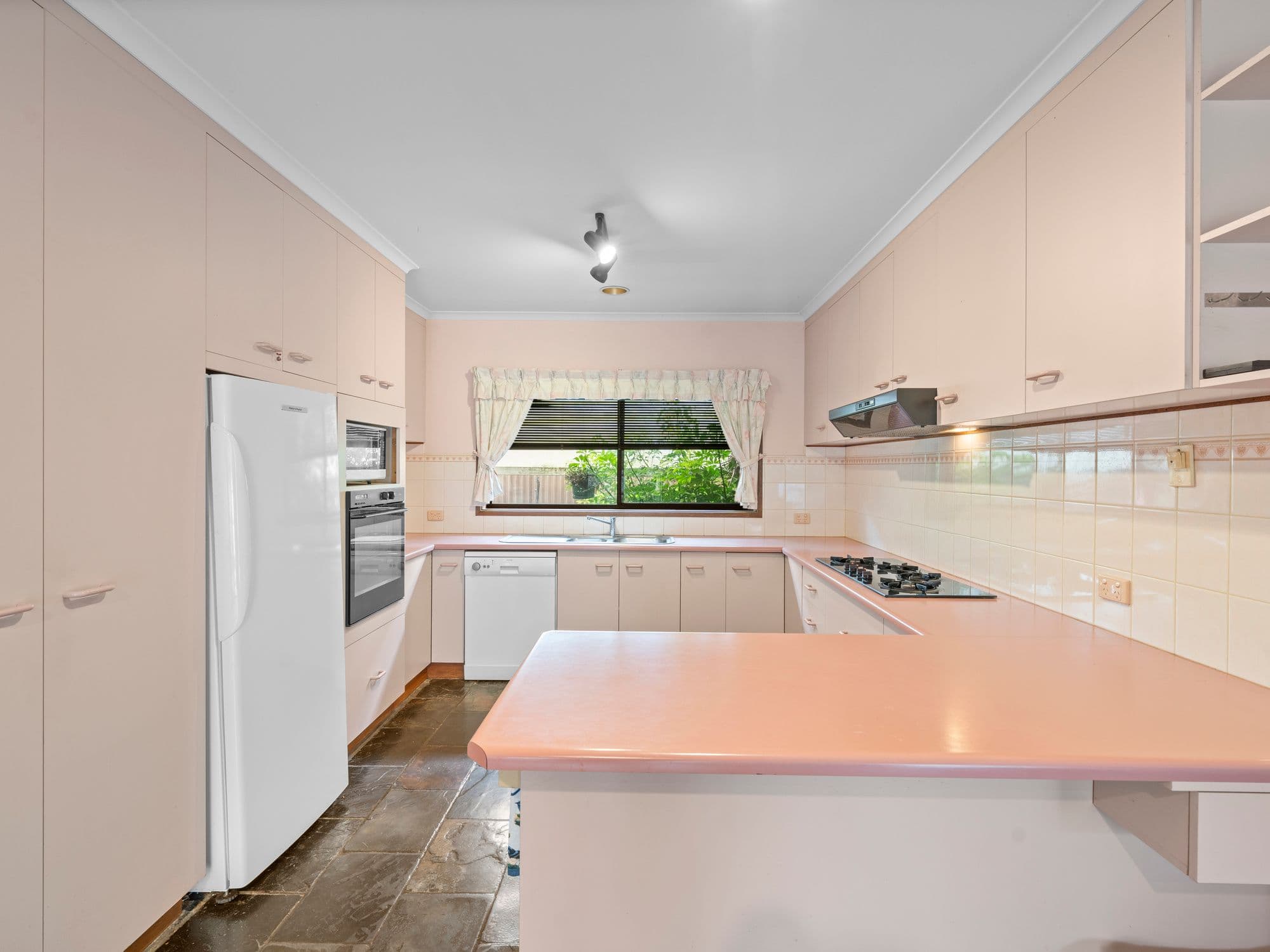 10 Correa Close, Benalla VIC 3672, Benalla - Thumbnail 5
