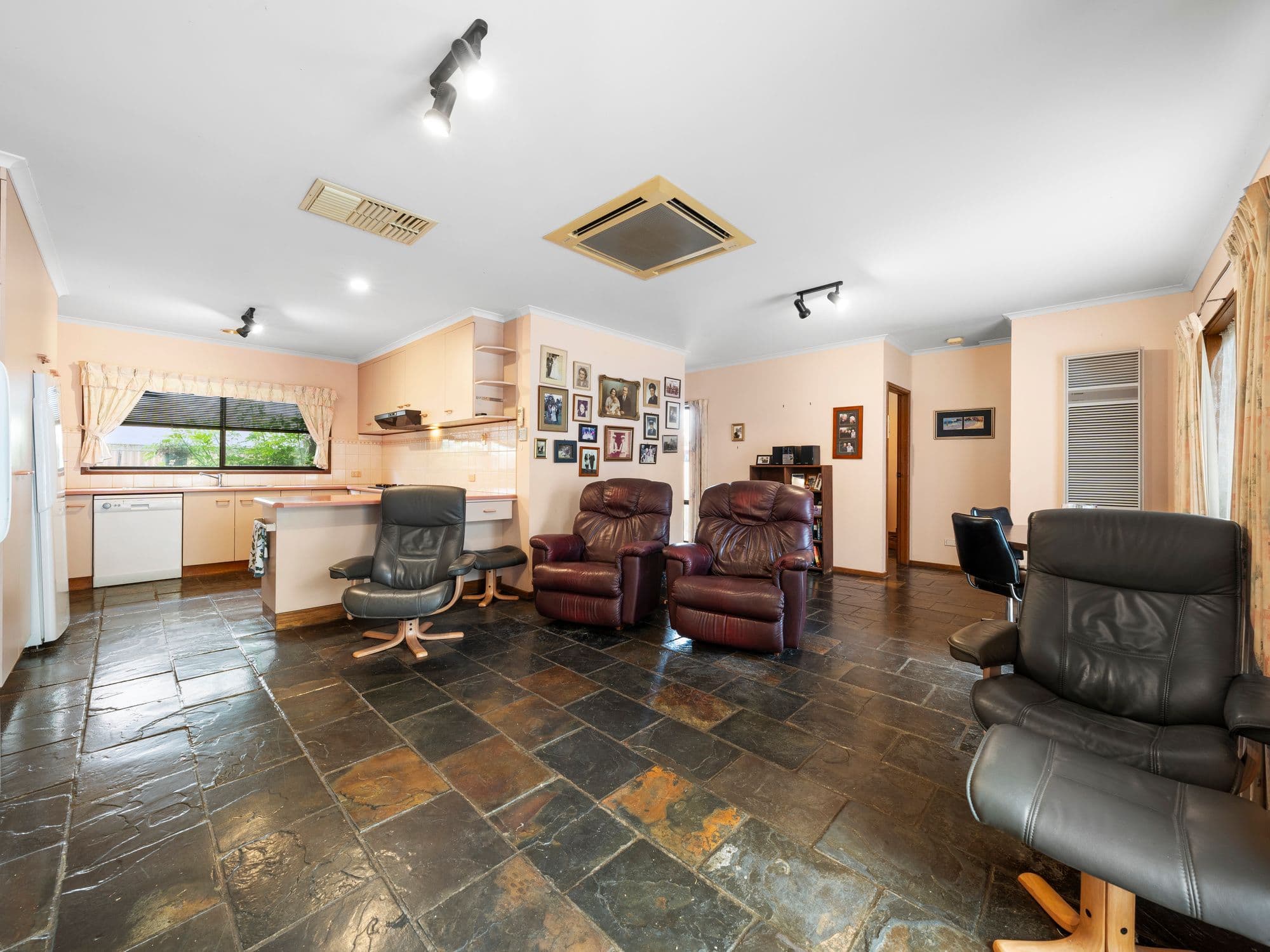 10 Correa Close, Benalla VIC 3672, Benalla - Thumbnail 6