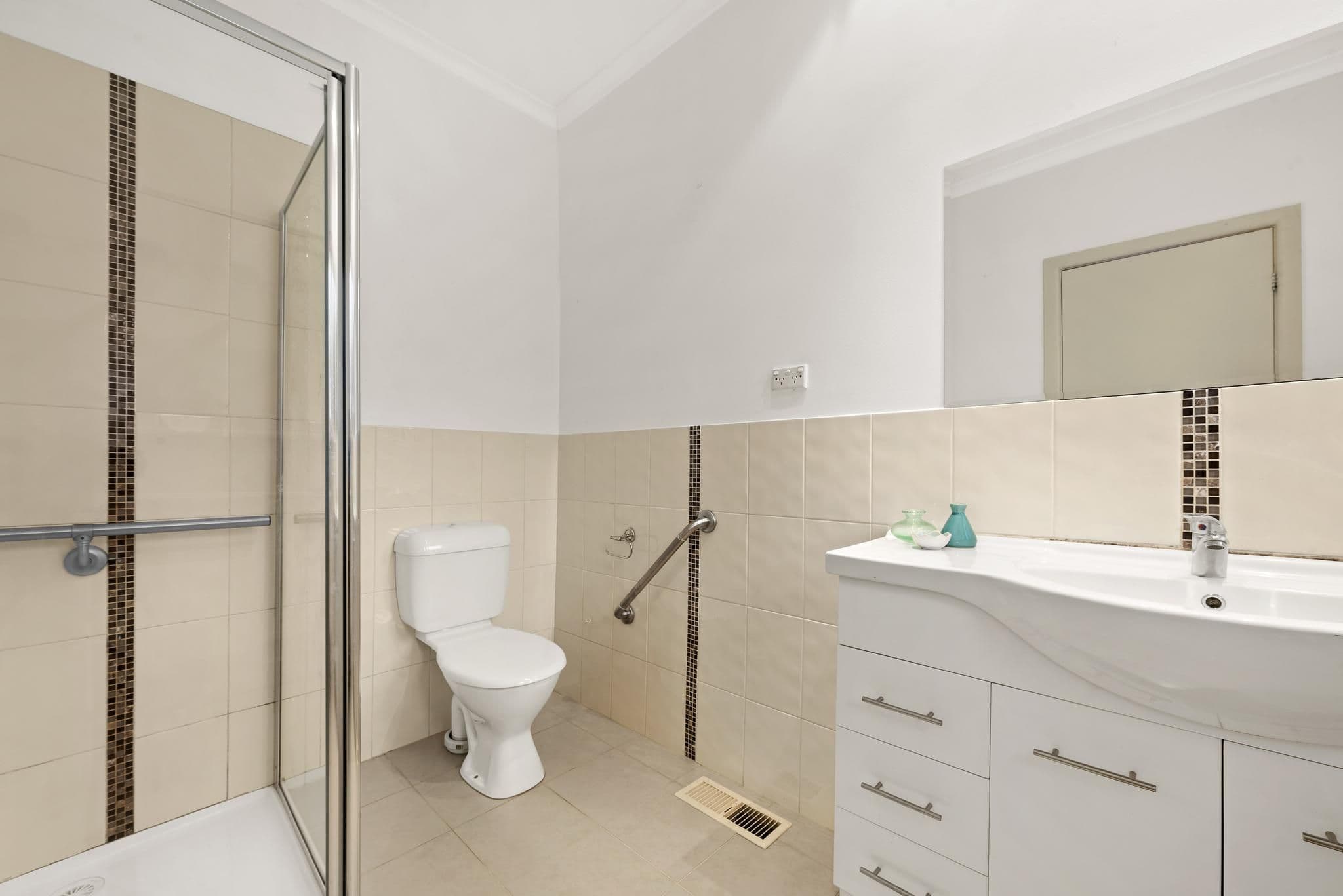 18 Myers Avenue, Glen Waverley VIC 3150, Glen Waverley - Thumbnail 7