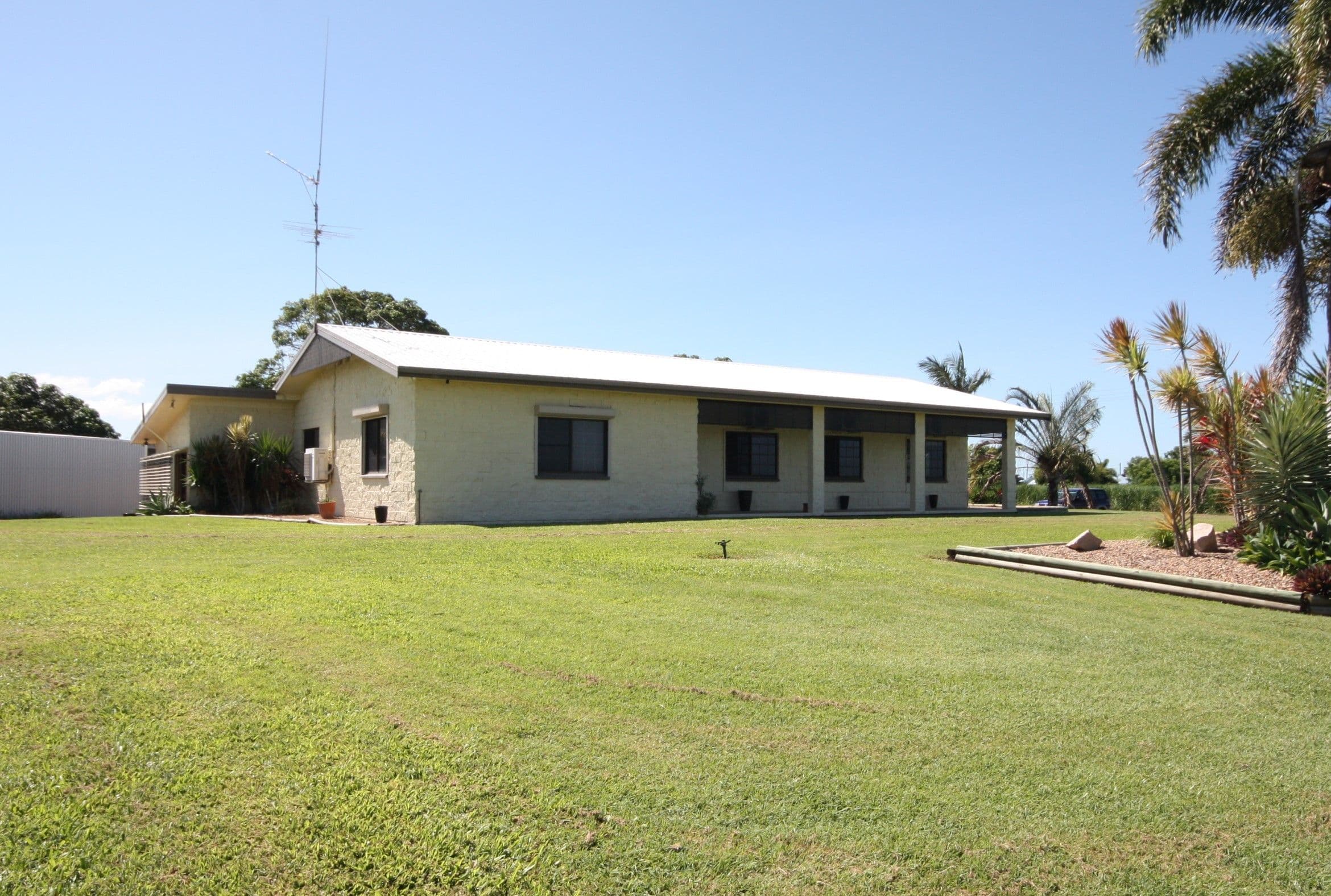 87 Downs Road, Jarvisfield QLD 4807, Jarvisfield - Image 1