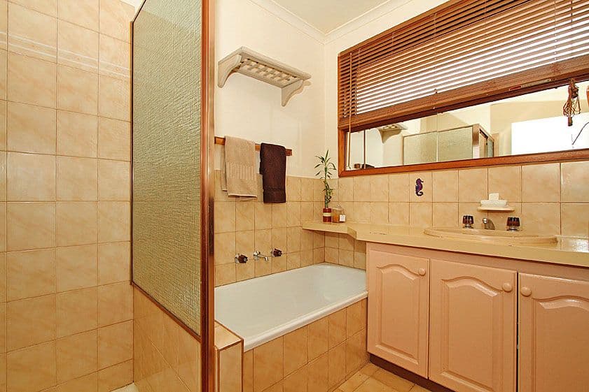 18 Norwood Road, MILL PARK VIC 3082, Mill Park - Thumbnail 7